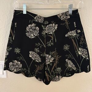 Aritzia flower shorts. Size small.